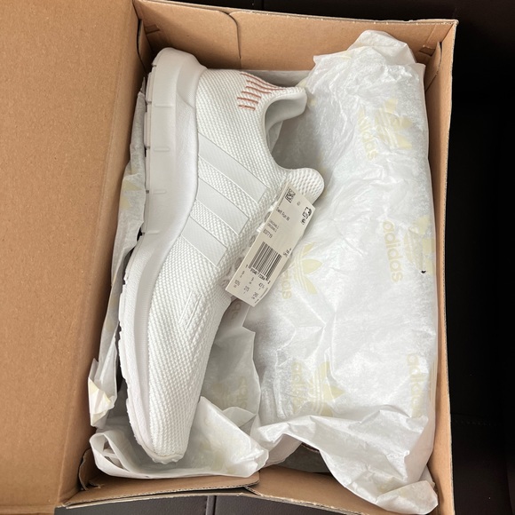 Adidas Swift Run Women Shoes - Picture 4 of 9